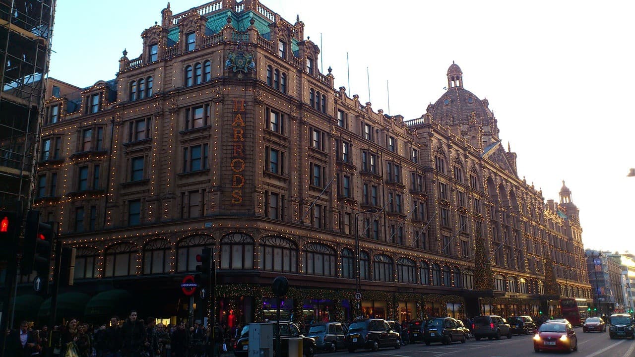 Magic of London with Cream Tea at Harrods - image 8