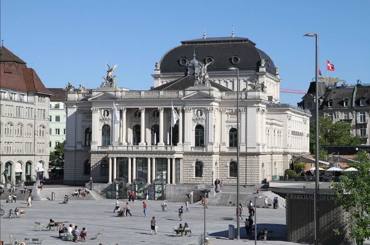Zurich City Sightseeing Bus Tour with Lake Cruise - imagen 4