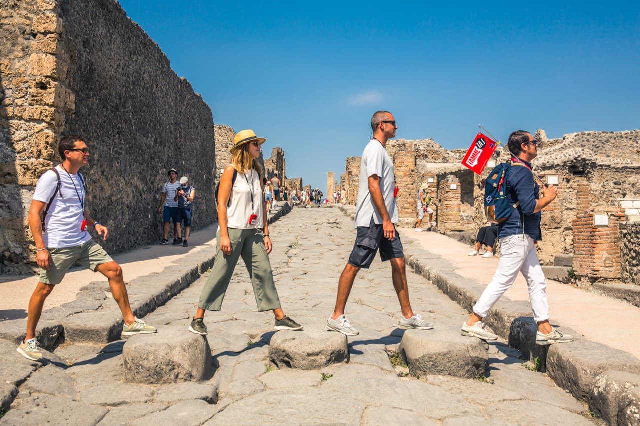 Tour of Pompeii & Mt. Vesuvius with Priority Access from Naples - image 2