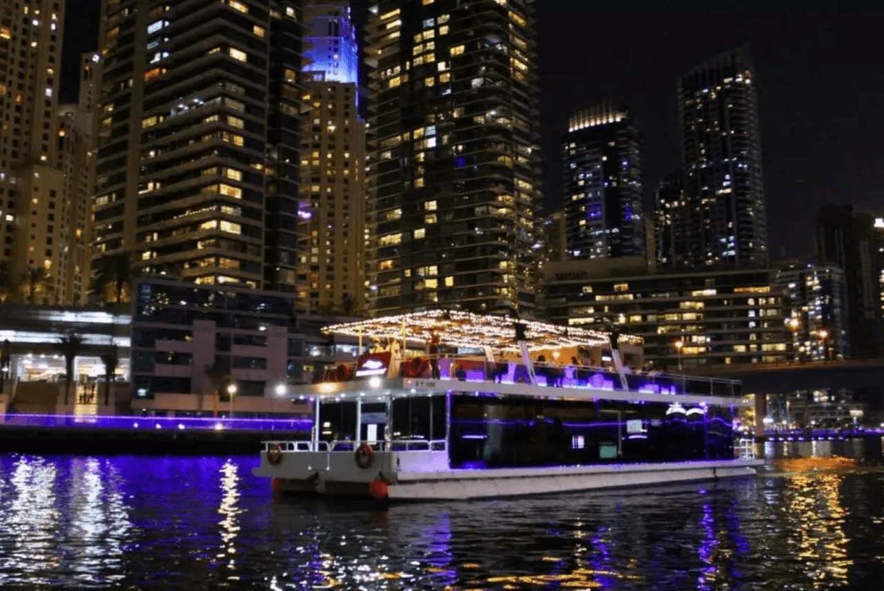 Ain Dubai Houseboat Tour - image 2