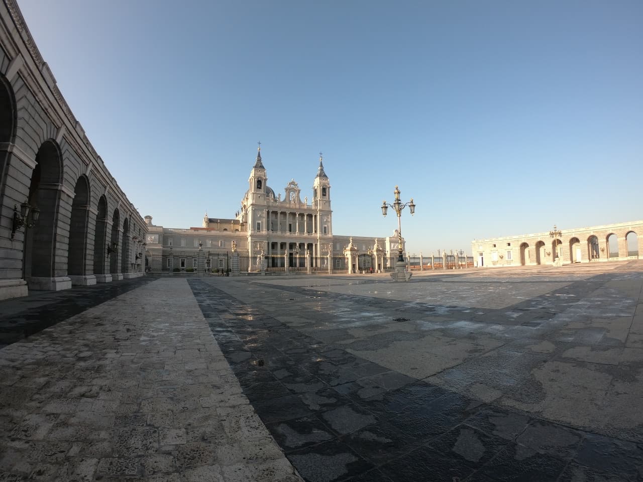 Royal Palace of Madrid Skip-the-Line Guided Tour - image 4