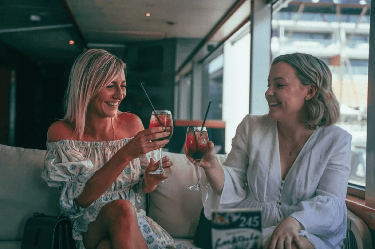 Captain Cook Cruises - Experiencia gastronómica y tour panorámico en el puerto de Sídney - imagen principal