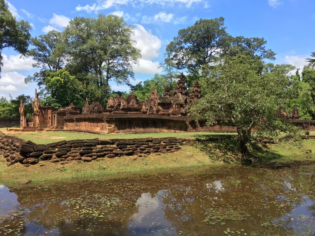 Beng Mealea, Banteay Srei, Banteay Samre, and Phnom Bakheng Tour - image 6