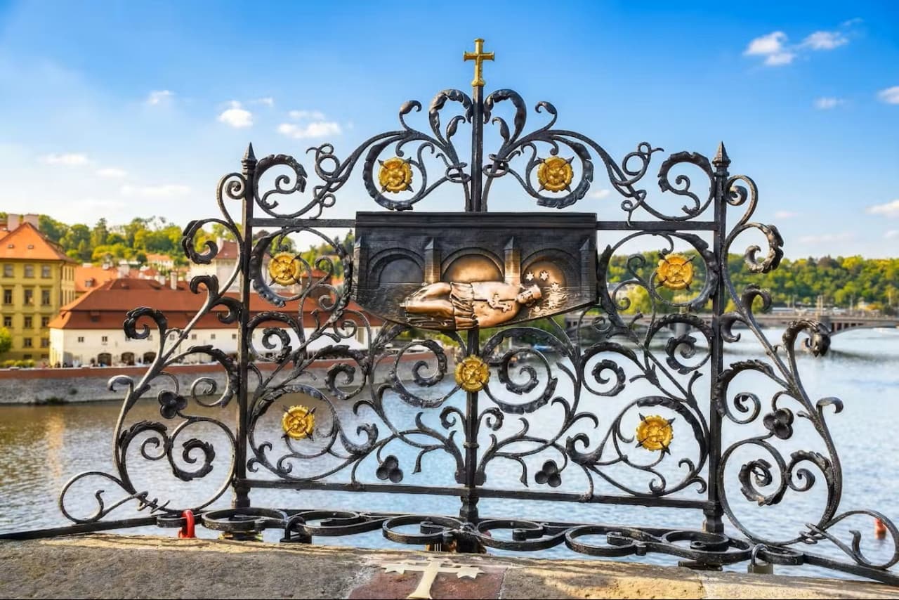 Charles Bridge Towers Ticket + Audio Guide - image 4