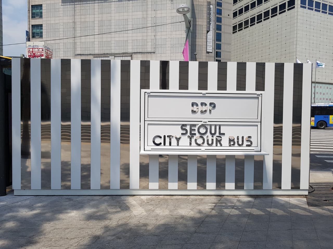 Dongdaemun Hop-on Hop-off Bus Tour by Yellow Balloon City Bus - image 14