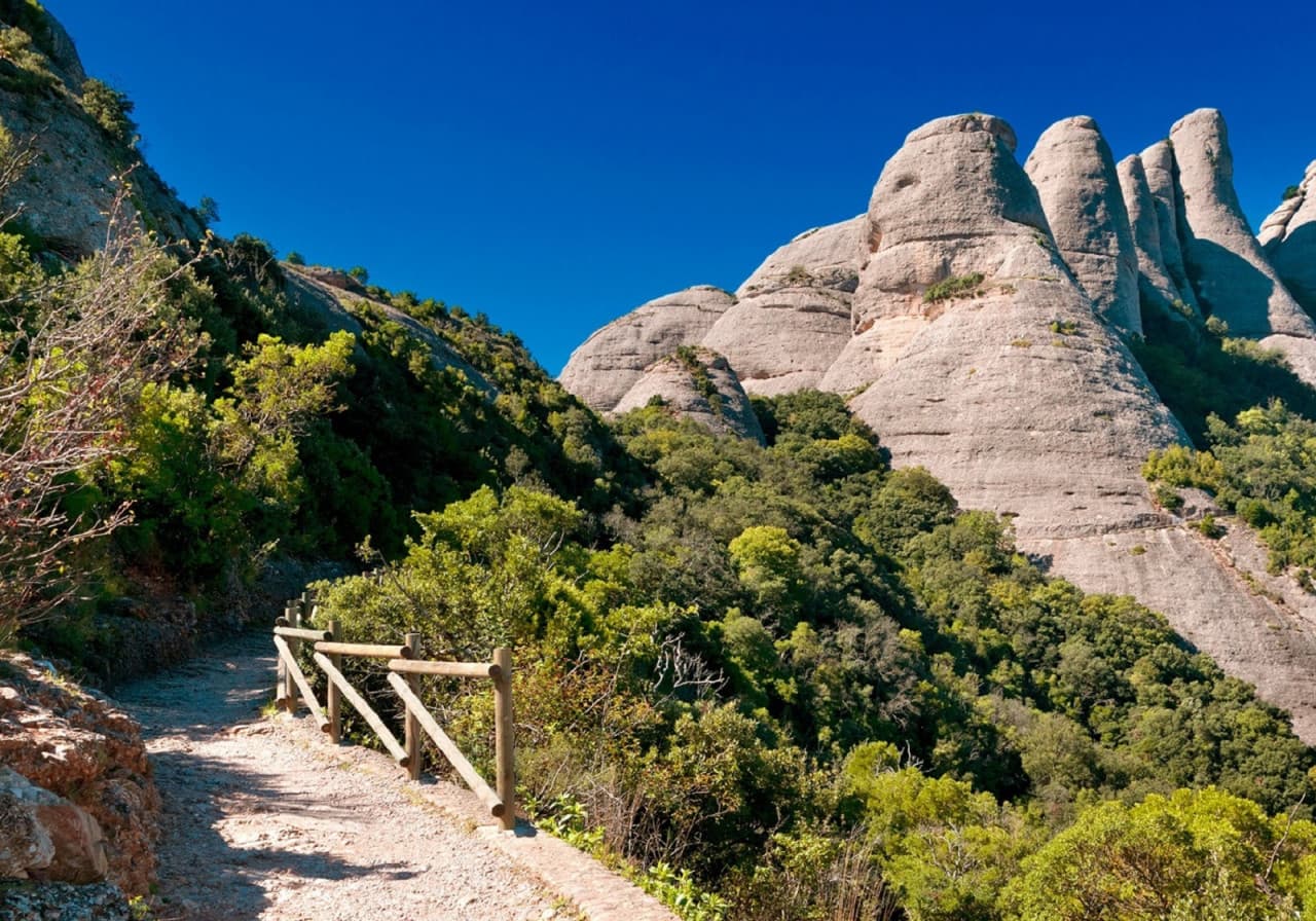 Montserrat, Girona, and Costa Brava Tour from Barcelona - image 2