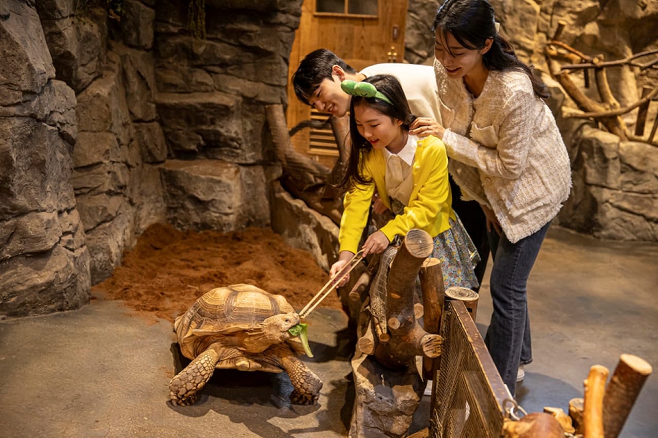 Zoolung Zoolung Indoor Animal Theme Park Ticket - image 2