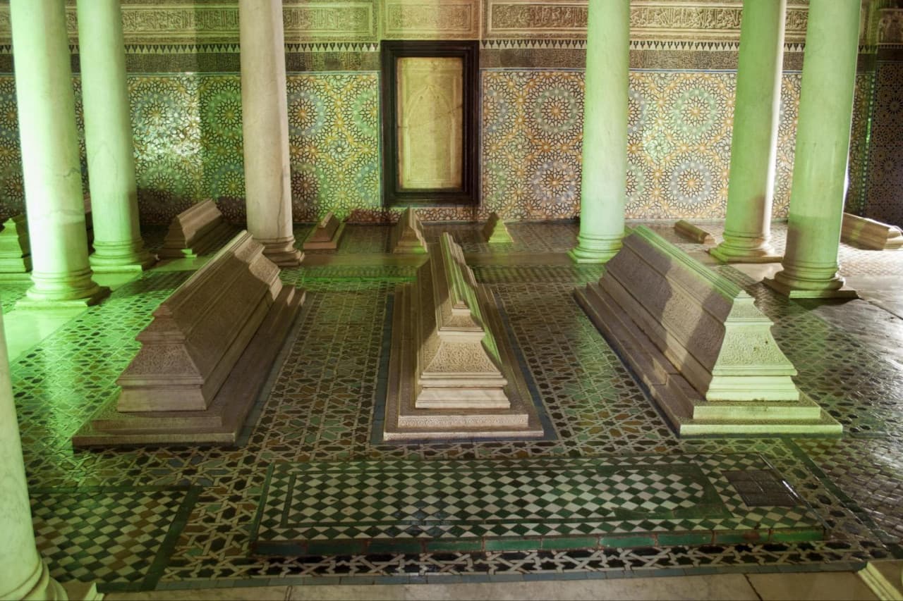 Marrakech Tour: Koutoubia Mosque, El Bahia Palace, Menara Gardens, Djemaa El Fna Square - imagen 4
