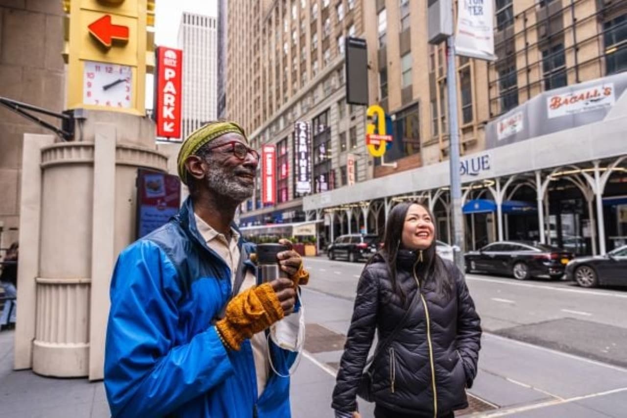 New York Broadway Walking Tour with Studio Visit - image 2