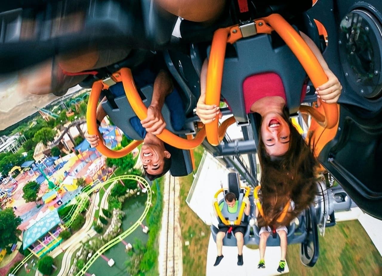 Entrada a Six Flags Fiesta Texas - imagen 6
