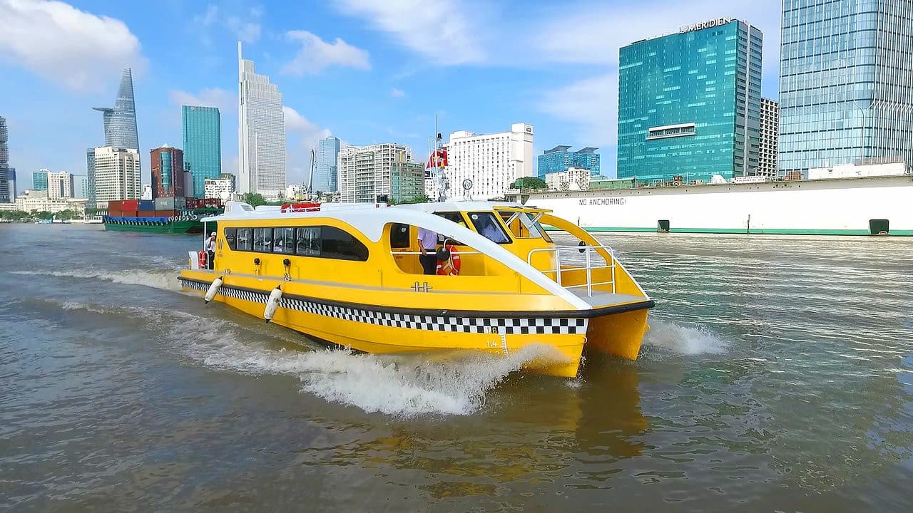 Ho Chi Minh Half-Day City Tour: Independence Palace, Notre Dame Cathedral, Thien Hau Pagoda - image 5