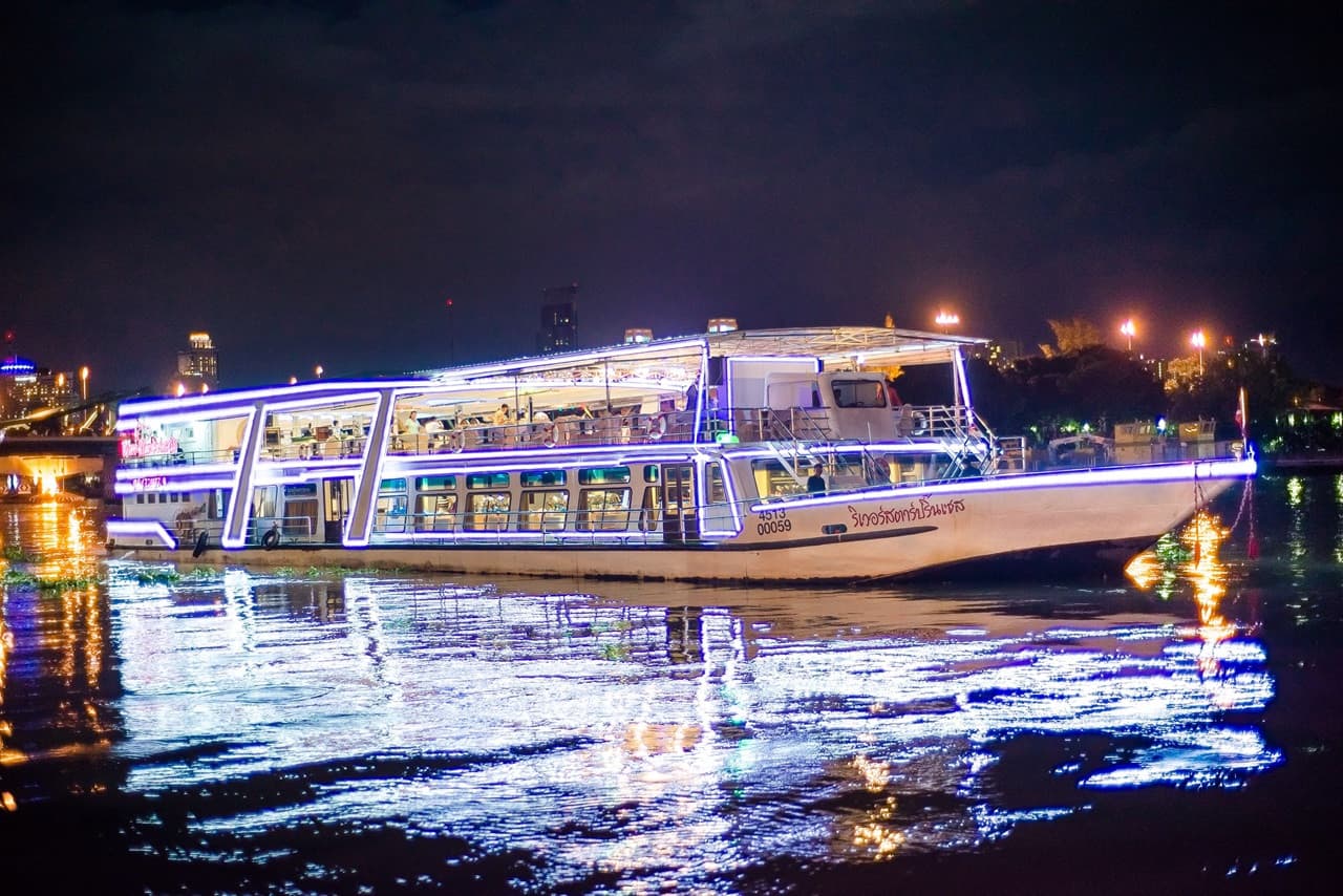 Chao Phraya Dinner Cruise aboard River Star Princess - image 2