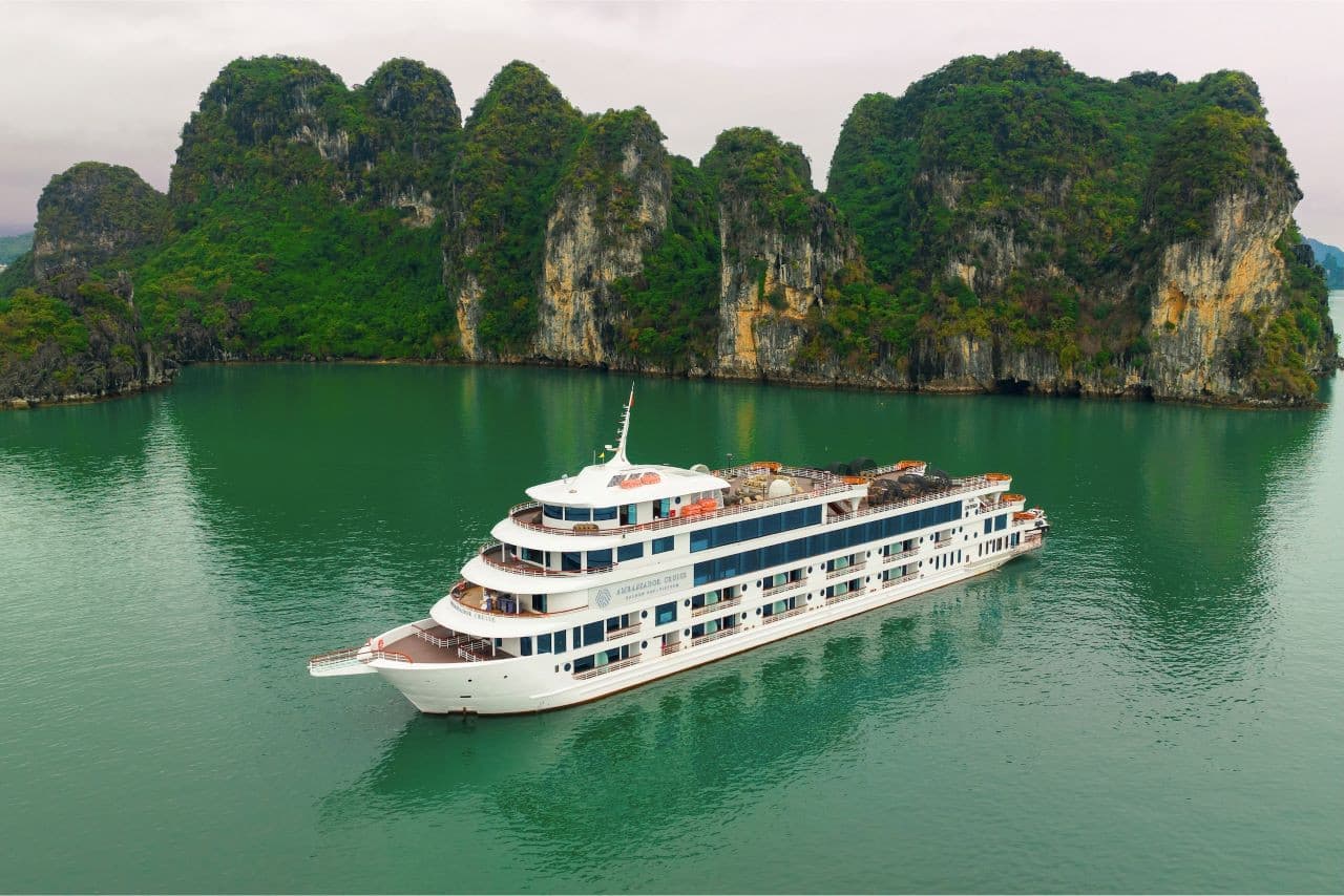 Crucero premium por la bahía de Halong a bordo de Ambassador Cruise - imagen 3