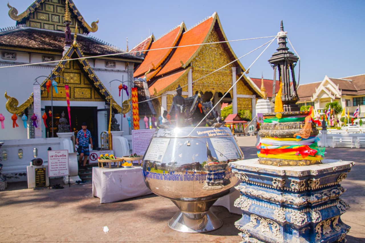 Chiang Mai Old City and Temples Walking Tour - image 9