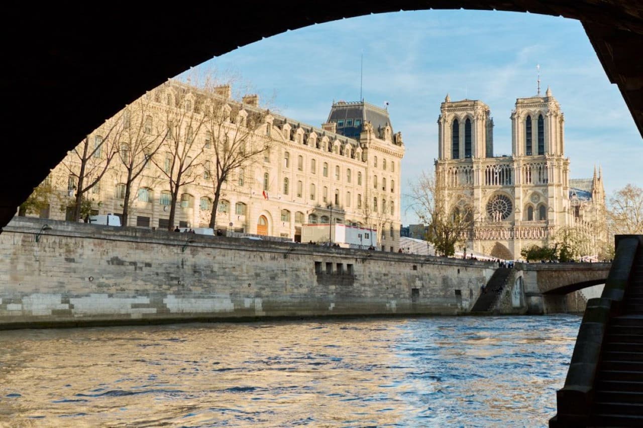 Notre Dame Cathedral Neighbourhood Guided Walking Tour - main image