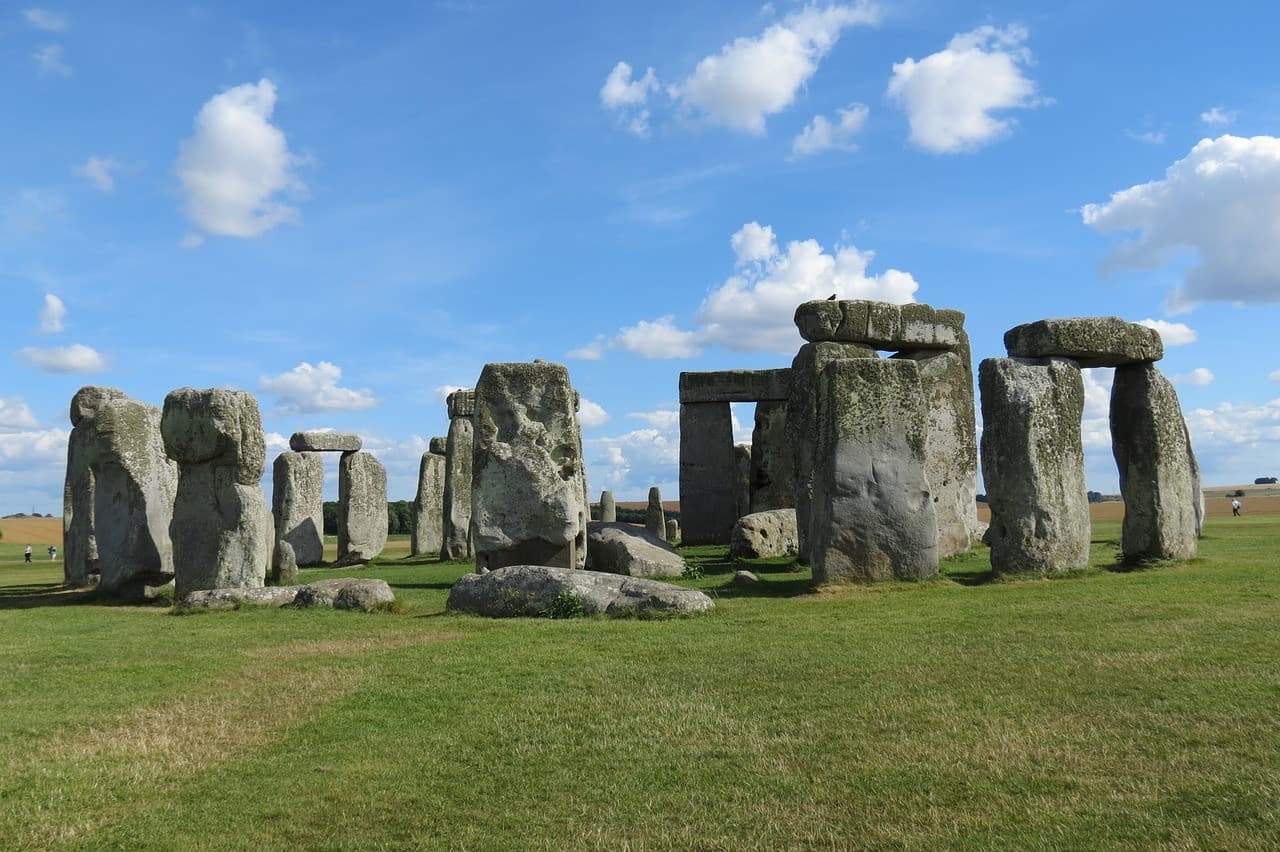 Stonehenge Tour from London - image 2