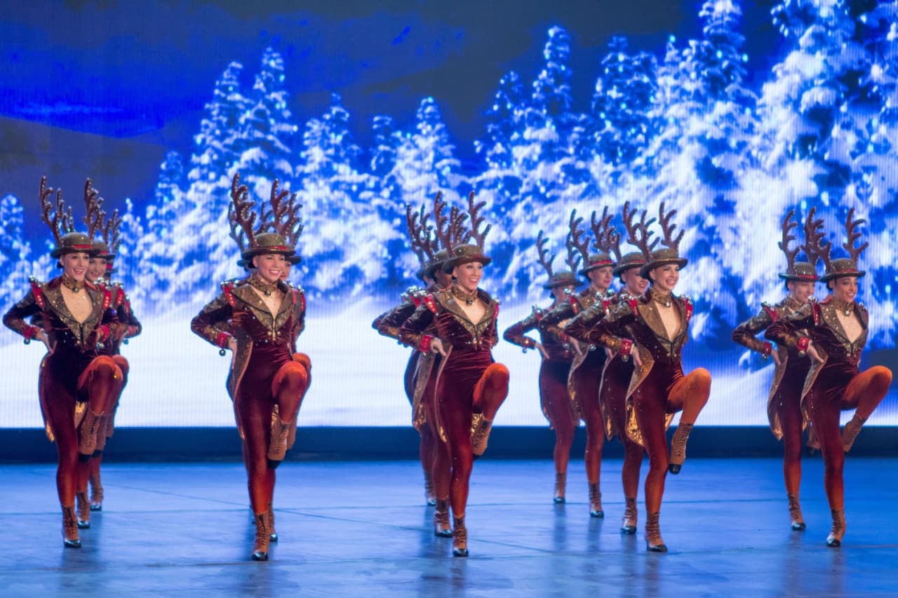 Radio City Music Hall Christmas Spectacular Show Starring the Rockettes Tickets - image 10