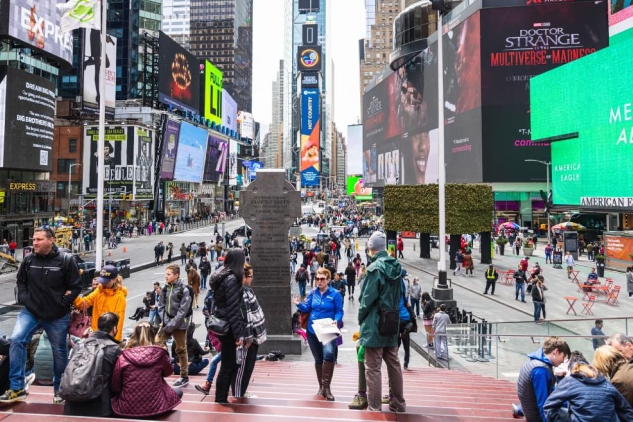 New York Broadway Walking Tour with Studio Visit - main image