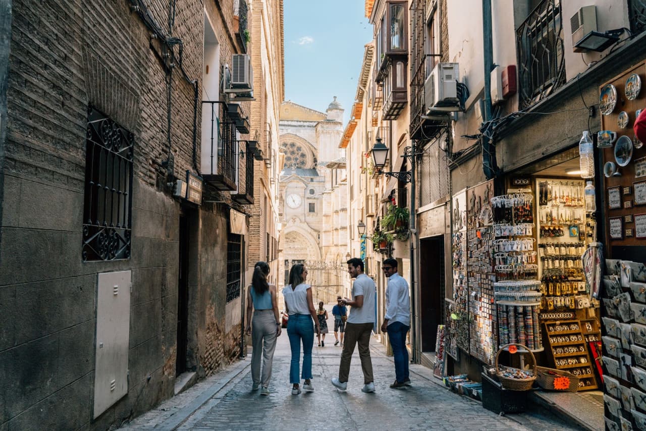 Toledo City Tour from Madrid with Wine Tasting Experience - image 3