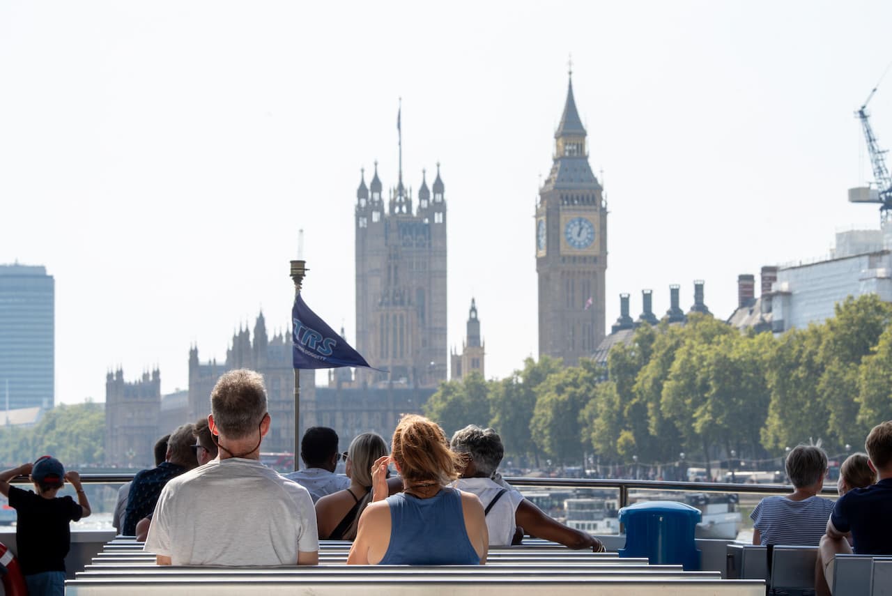 Thames River Sightseeing Cruise - image 8