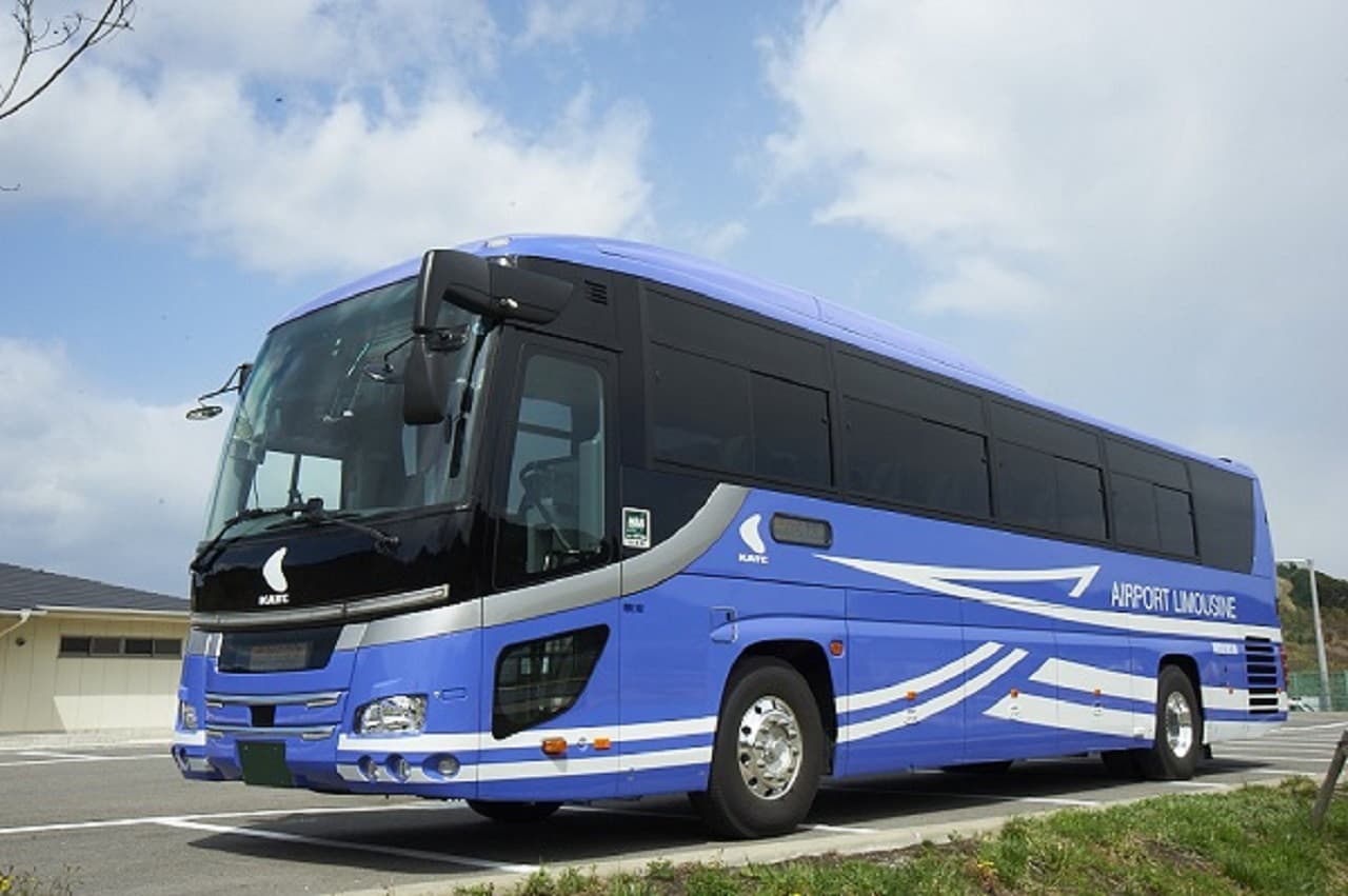 Kansai Limousine Bus - Kansai Airport to/from Osaka Umeda/Namba OCAT/Kyoto/Tempozan/USJ - image 4