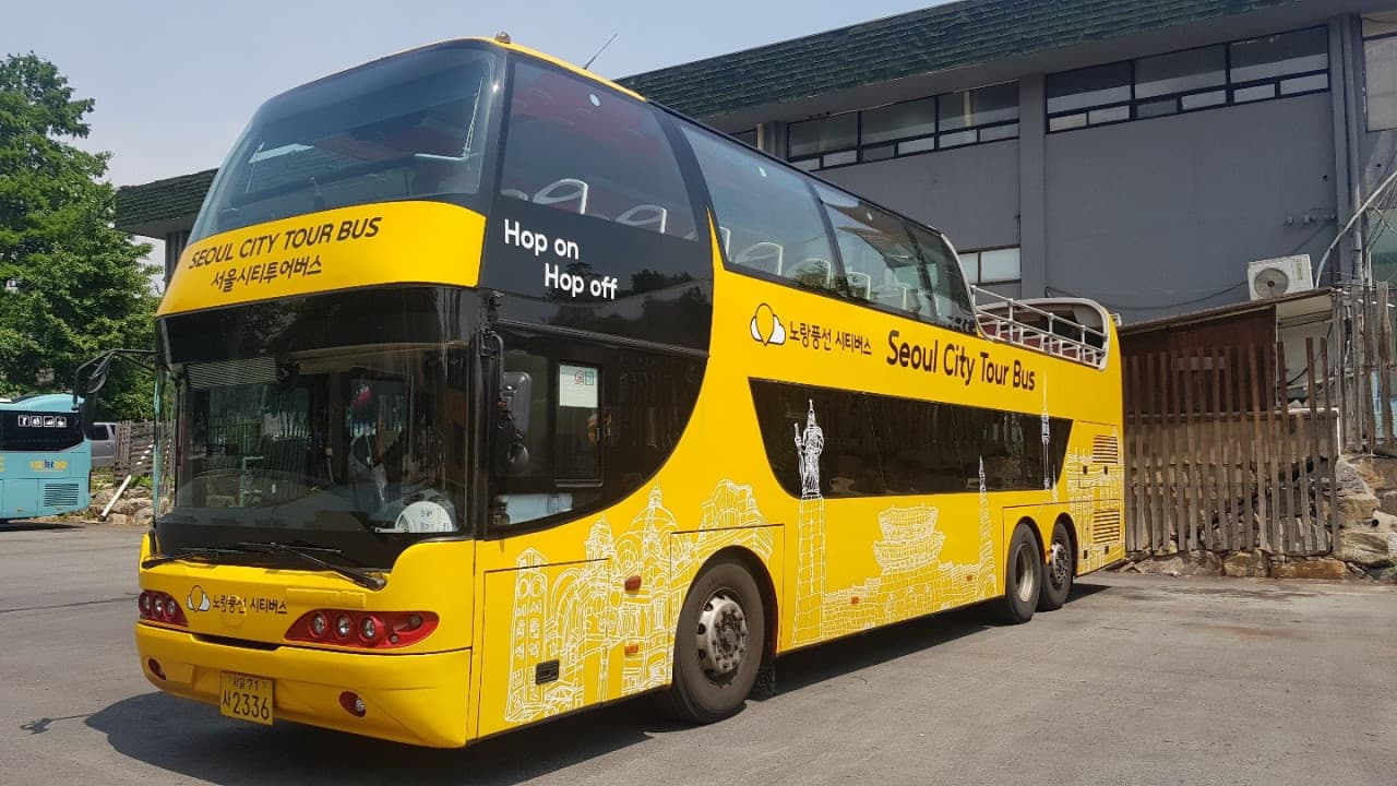 Dongdaemun Hop-on Hop-off Bus Tour by Yellow Balloon City Bus - 이미지 2