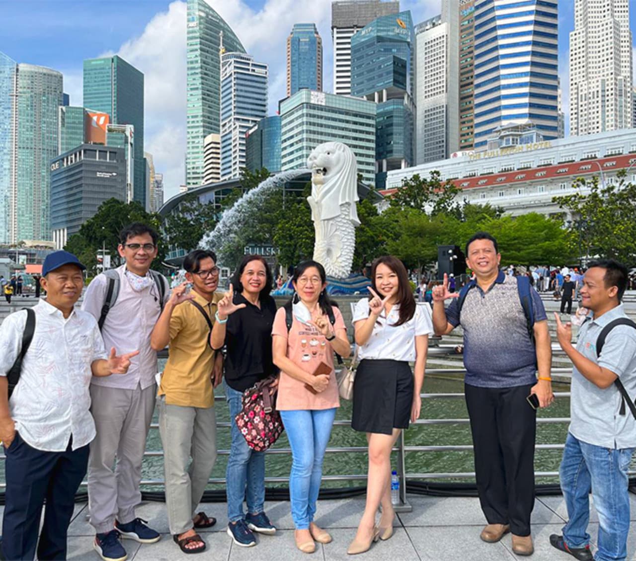 Marina Bay Night Walking Tour - image 3