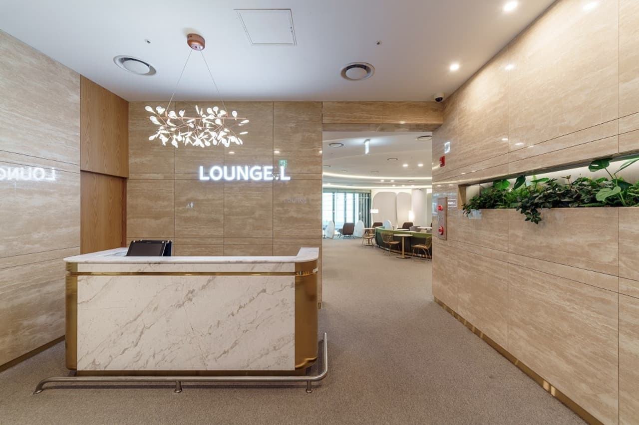 Plaza Premium Lounge - Incheon International Airport - image 17