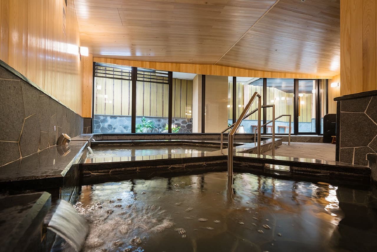 Public Hot Spring Experience at Asia Pacific Hotel Beitou - image 2
