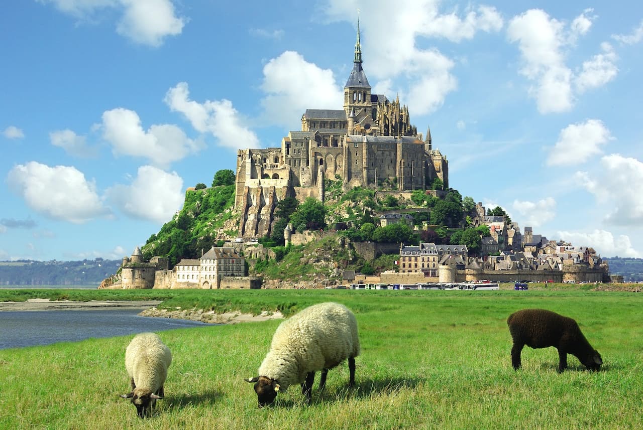 Mont-Saint-Michel Tour from Paris - image 2
