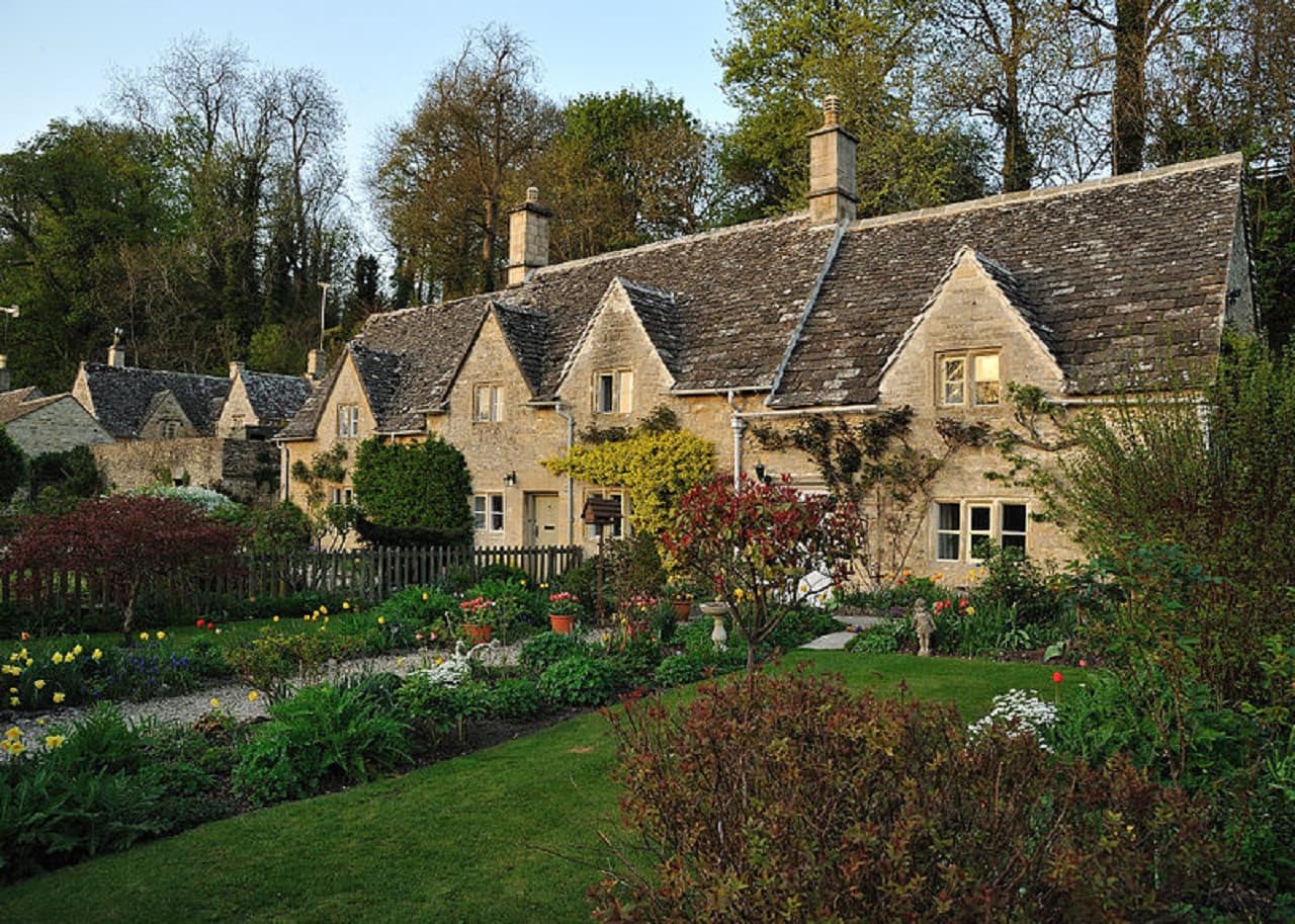 Cotswolds Village Tour with Lunch - image 3