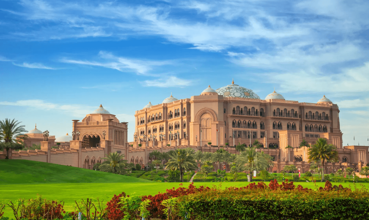 Abu Dhabi Full-Day Tour from Dubai: Sheikh Zayed Mosque, Emirates Palace, Corniche - image 5