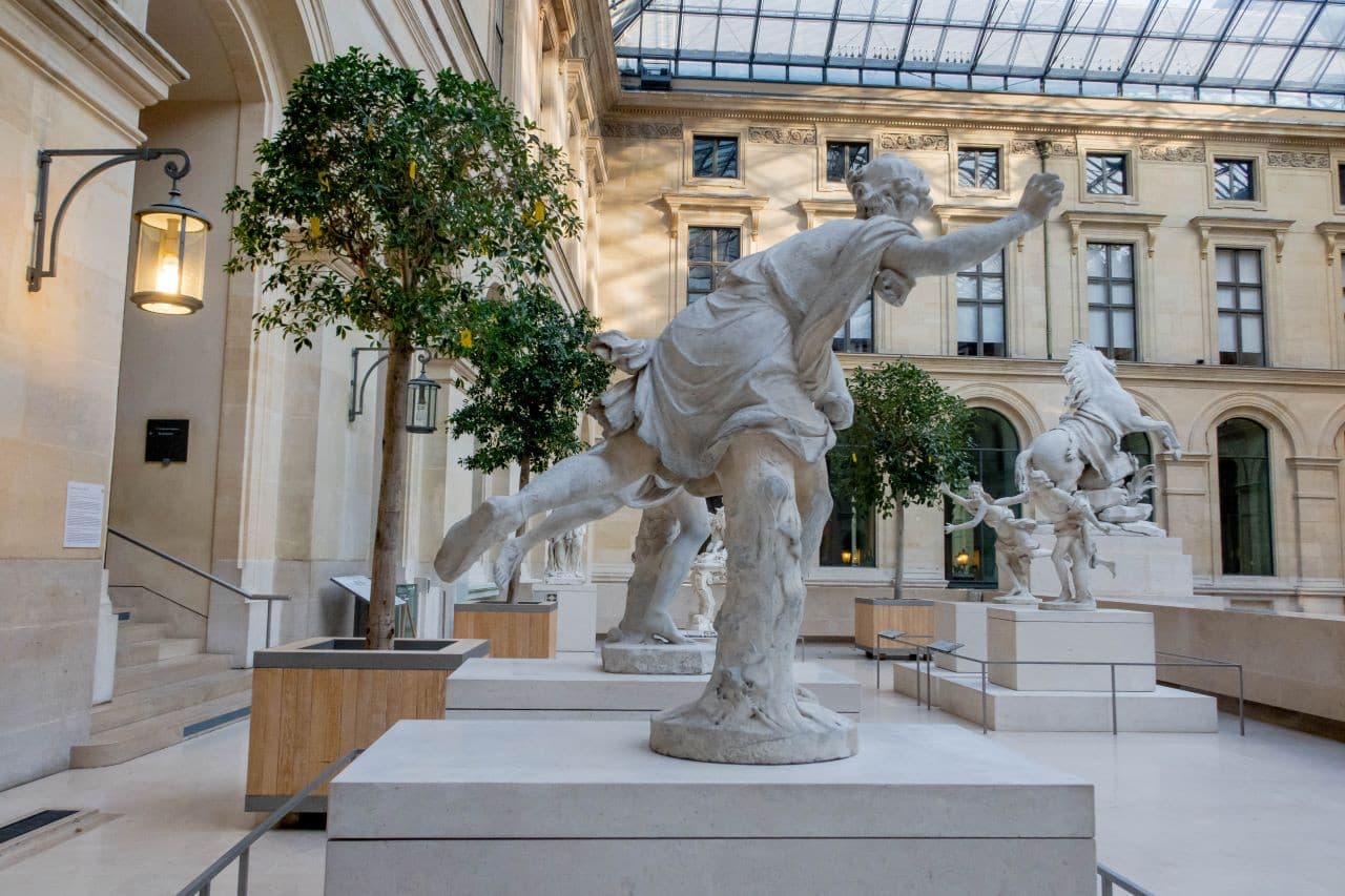 Louvre Museum Skip-the-Line Guided Tour - image 6