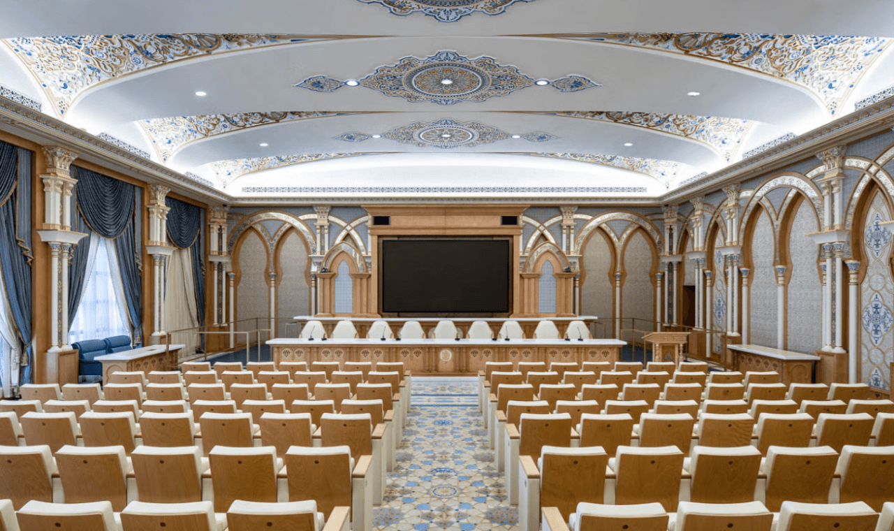 Abu Dhabi Full-Day Tour from Dubai: Sheikh Zayed Mosque, Emirates Palace, Corniche - image 10
