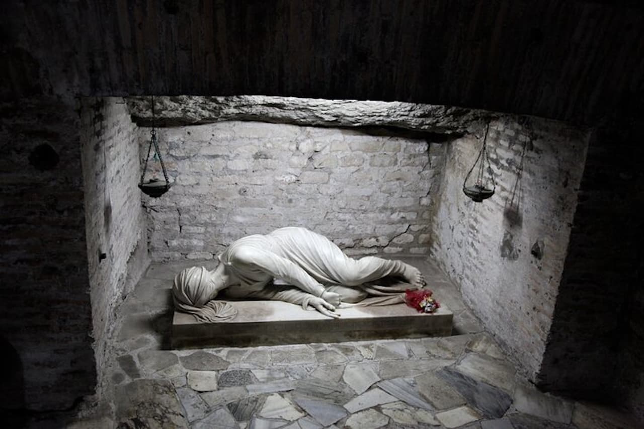 Rome Underground Tour: Capuchin Crypts, Christian Catacombs, Basilica of San Martino ai Monti - image 9