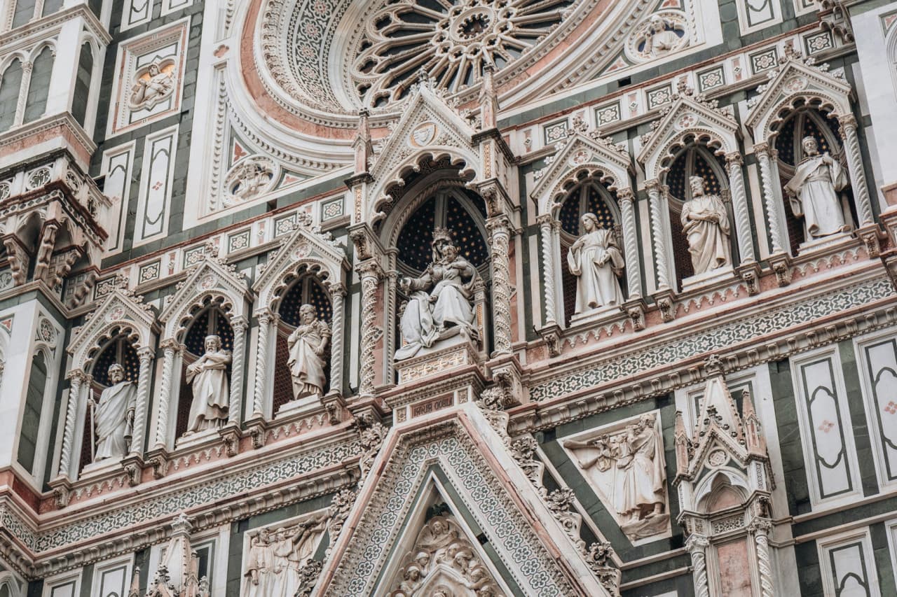 Duomo Cathedral Tour with English-Speaking Guide & Entry - image 4