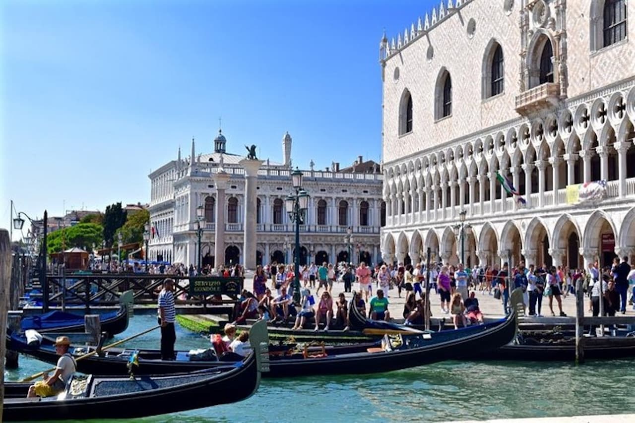 St. Mark's Basilica and Doge's Palace Skip-the-Line Guided Tour - image 2