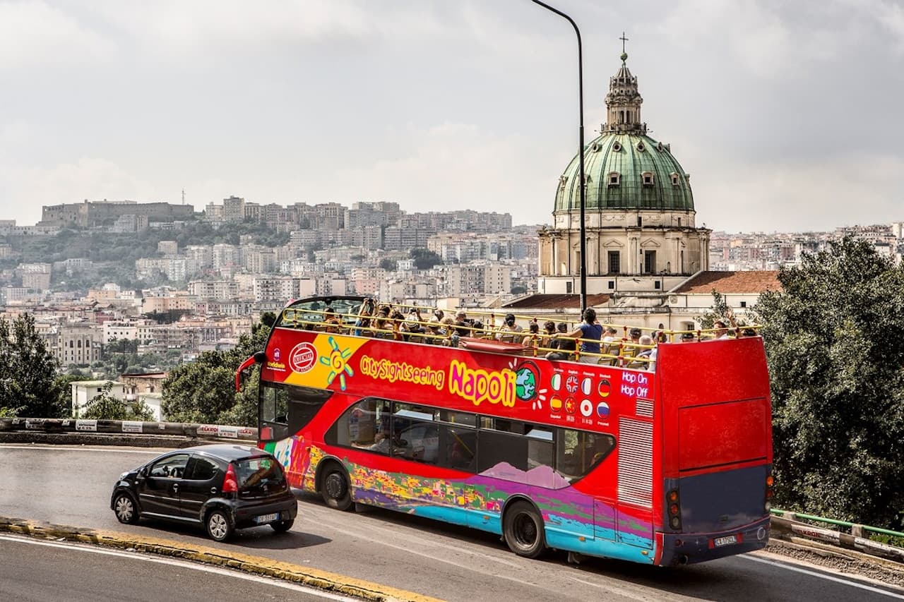Tour en autobús Hop-on Hop-off de City Sightseeing Nápoles - imagen 2
