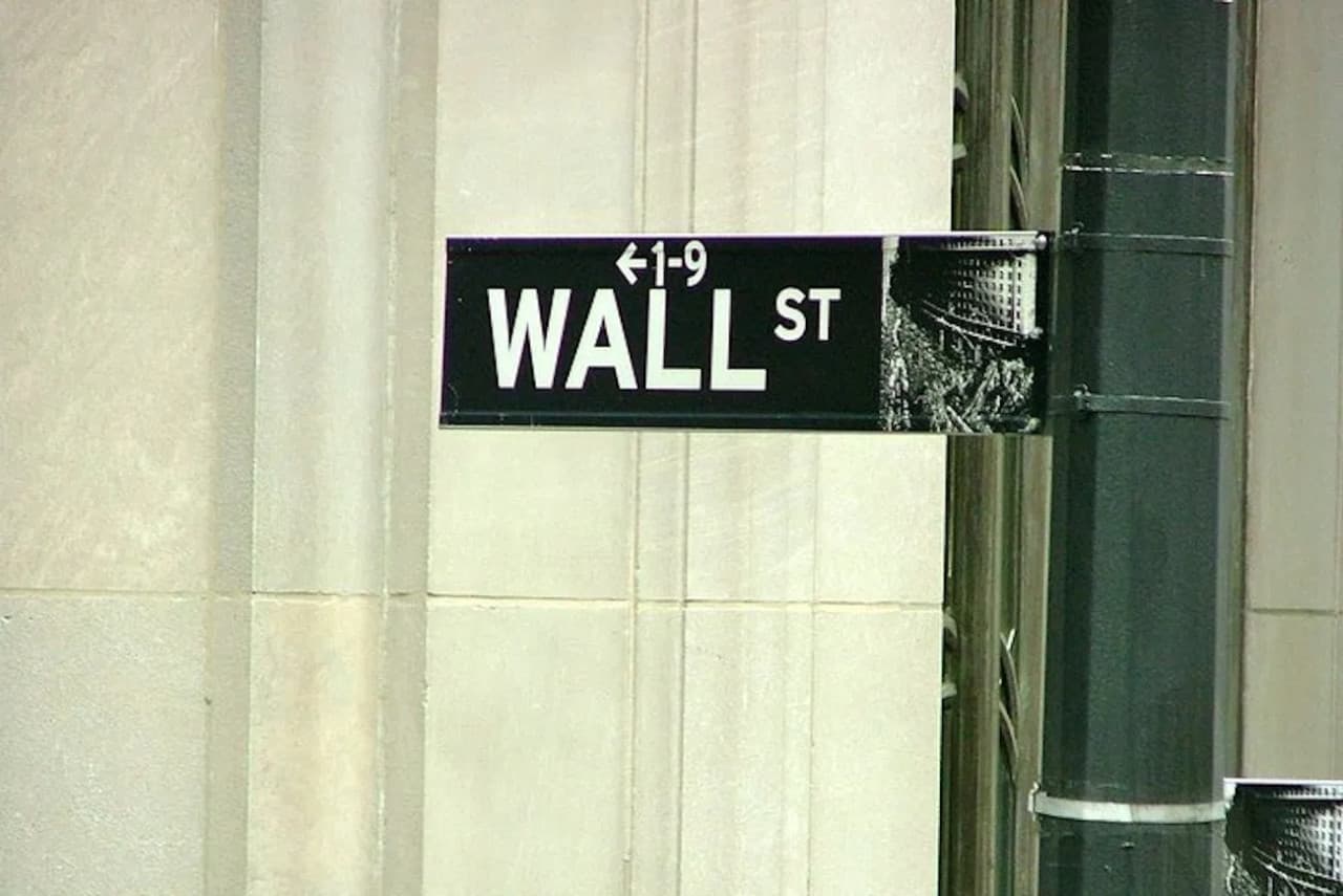 9/11 Memorial & Wall Street Walking Tour + Optional 9/11 Museum Admission - image 12