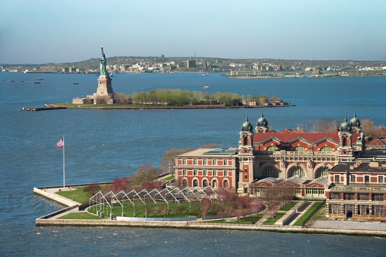 Official Statue of Liberty & Ellis Island Admission Ticket + Roundtrip Ferry by Statue City Cruises - image 2