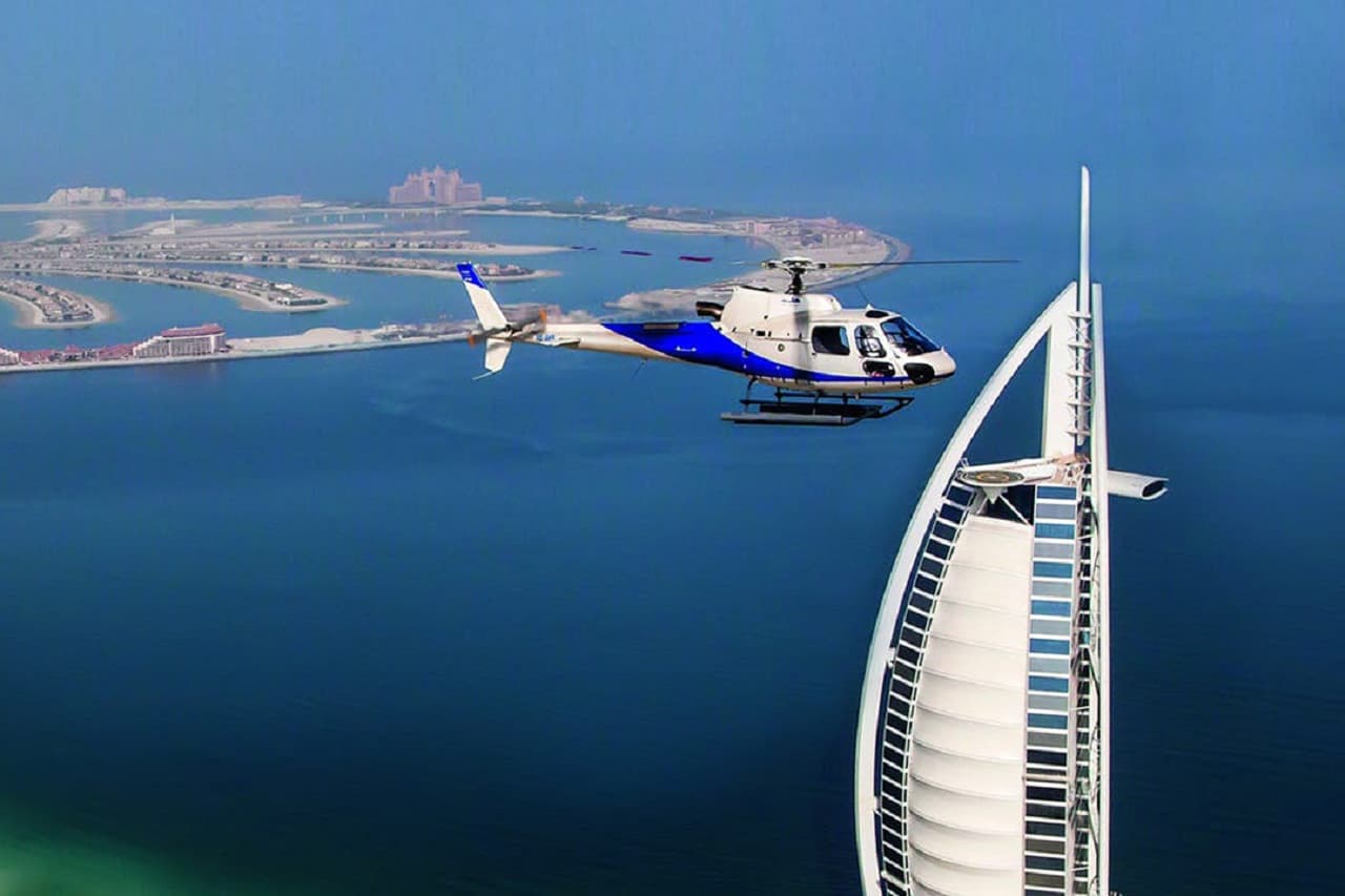 Dubai Helicopter Tour by HeliDubai - image 5