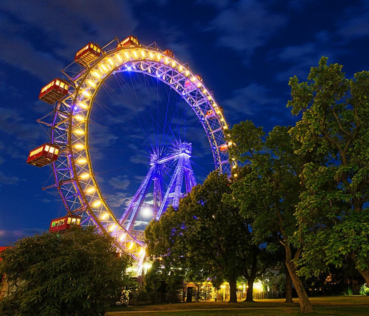 Vienna's Giant Ferris Wheel - image 4