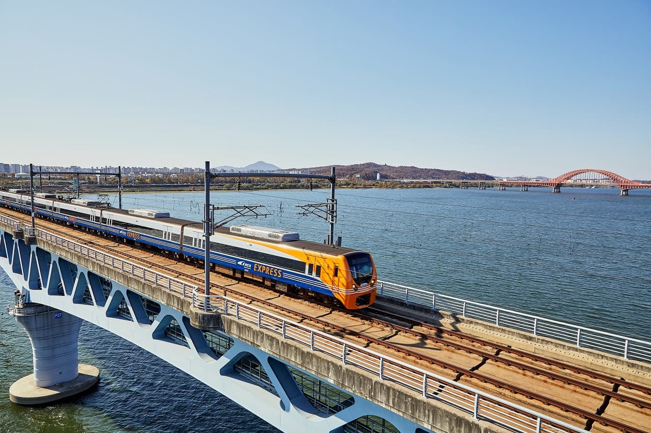COMBO: AREX Incheon Airport Express Train + Lotte World Adventure Seoul Tickets - image 2