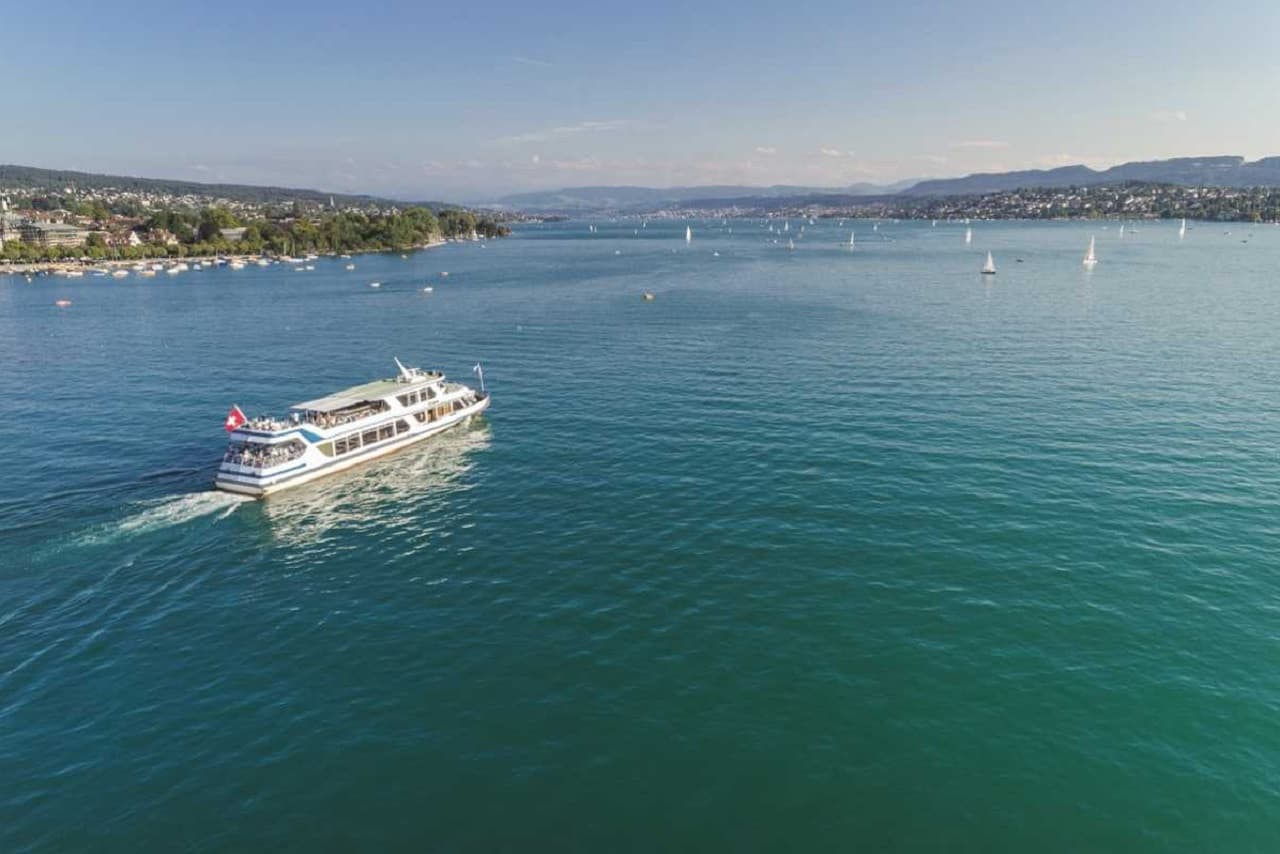 Zurich City Sightseeing Bus Tour with Lake Cruise - image 5