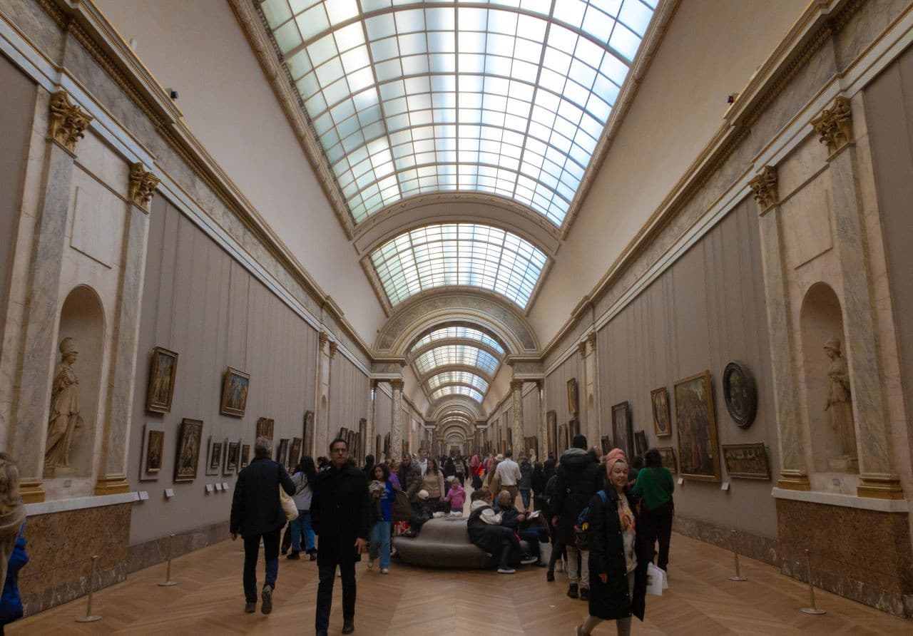 Louvre Museum Skip-the-Line Guided Tour - image 5