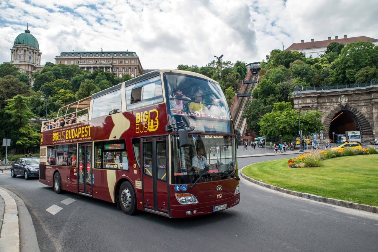 Big Bus Budapest Hop-on Hop-off Bus Tour - image 3