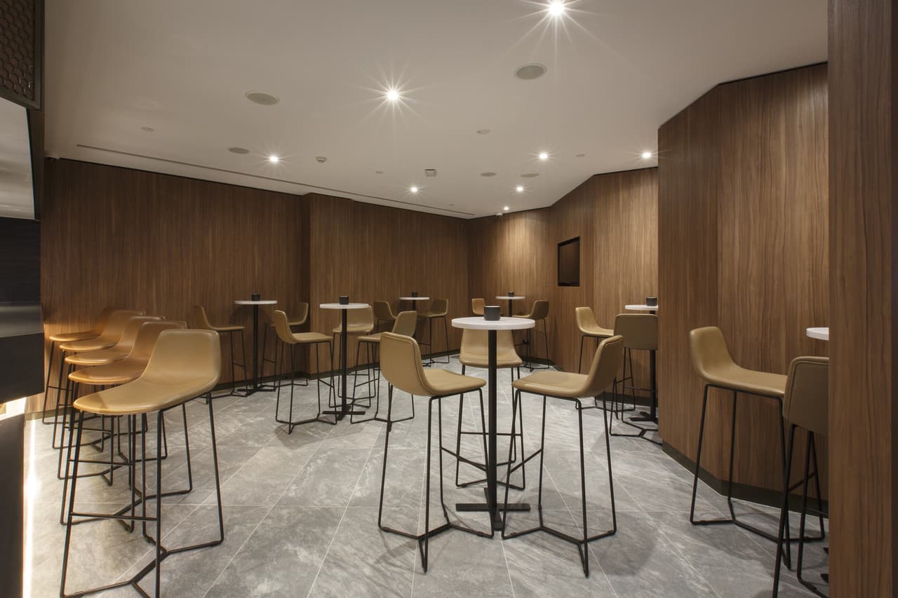 Plaza Premium Lounge - Melbourne Airport Terminal 2 - image 3