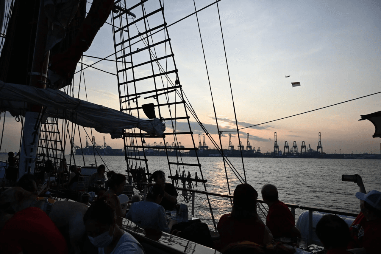 The Royal Albatross - Luxury Tall Ship Cruise Ticket - image 37