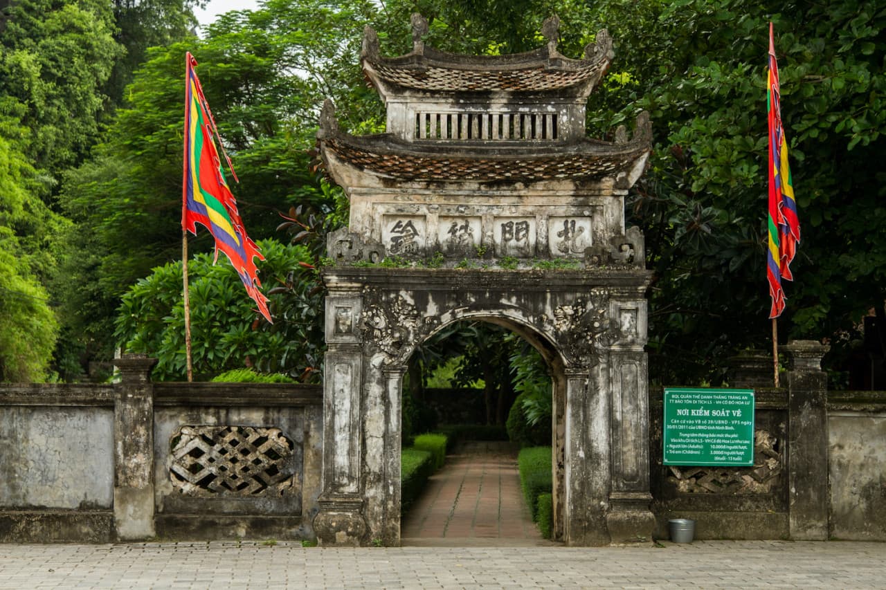 Hoa Lu and Tam Coc Tour from Hanoi - image 5