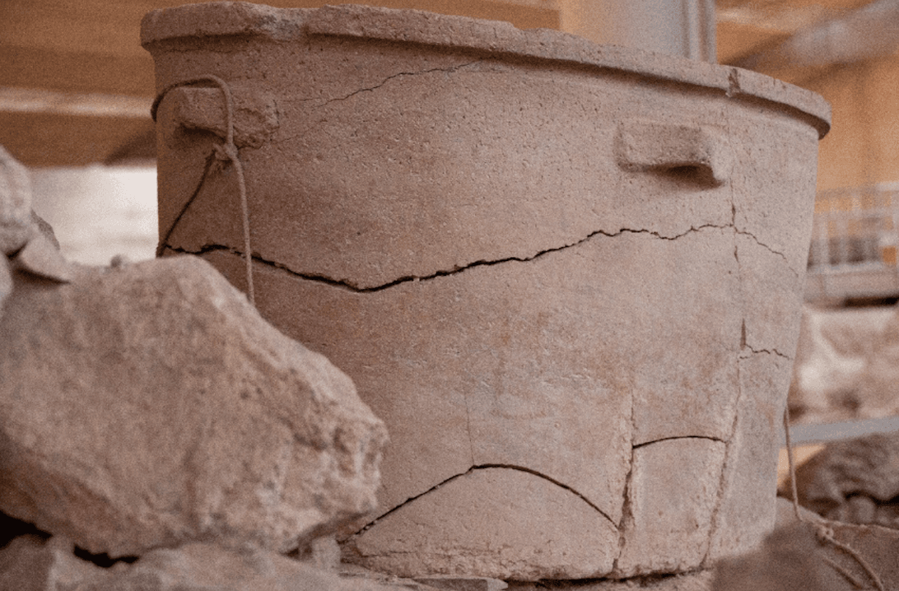 Akrotiri Archaeological Site - image 8